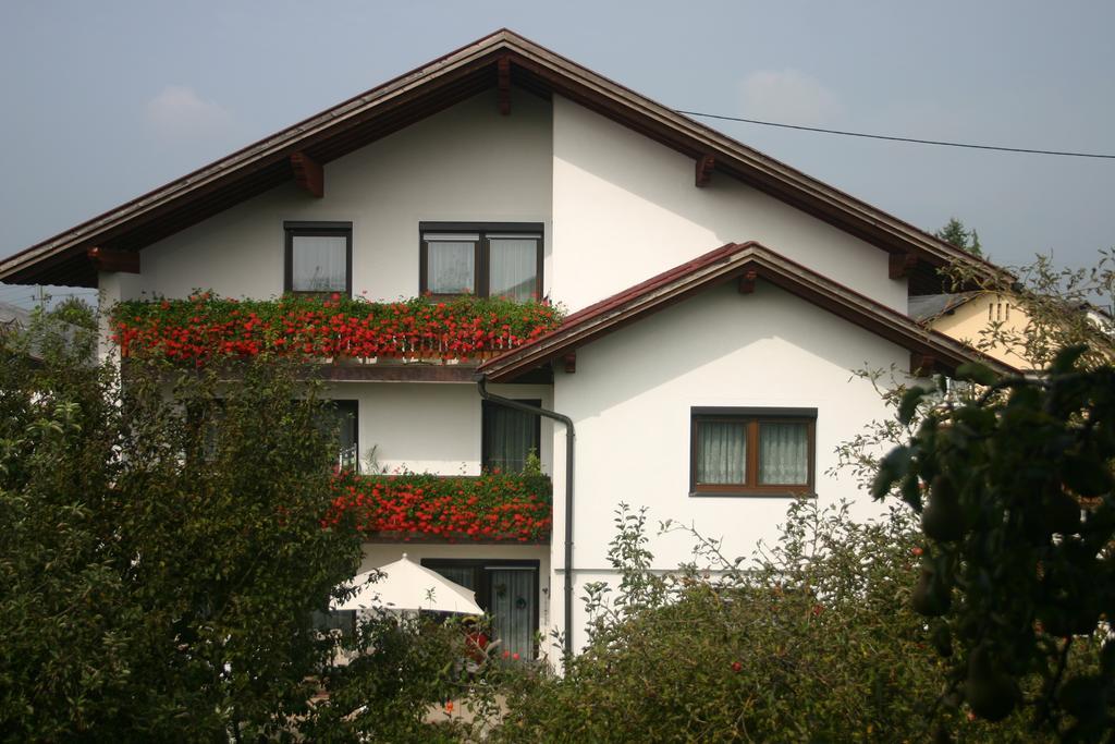 Haus Stuttgart Bed and Breakfast Obernberg am Inn Eksteriør billede