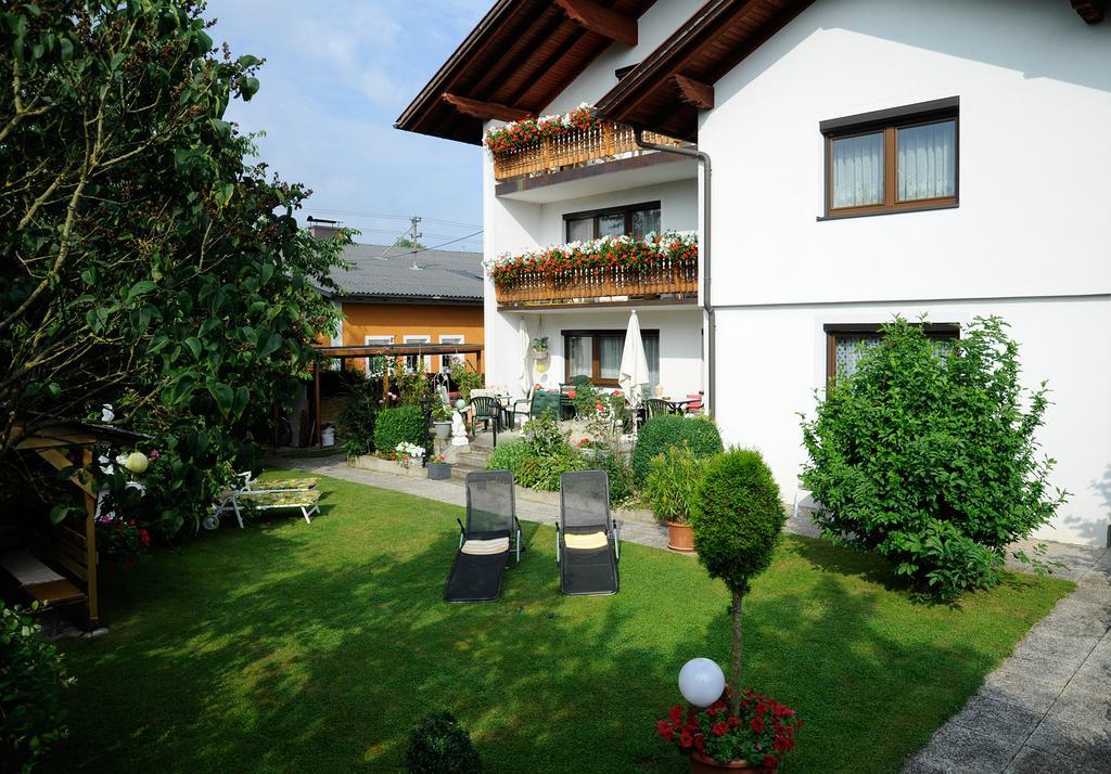 Haus Stuttgart Bed and Breakfast Obernberg am Inn Eksteriør billede